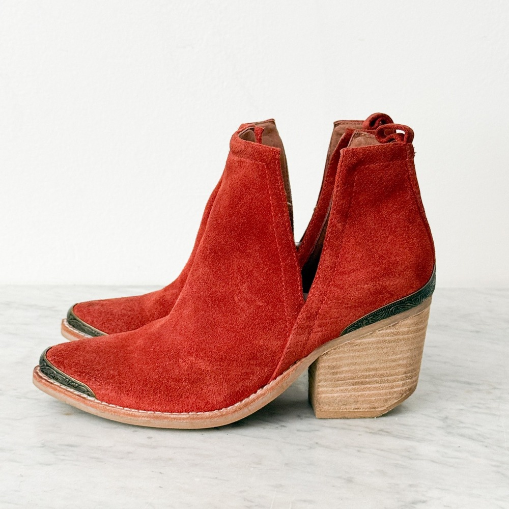 Jeffrey Campbell Crommel Ankle Boots Western Boho Suede 6 Rust VCut Metal Detail